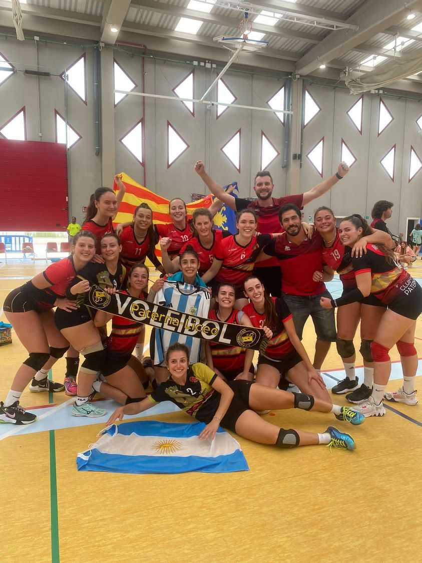El Club de Voleibol Paterna Liceo Hienas asciende a Primera Nacional